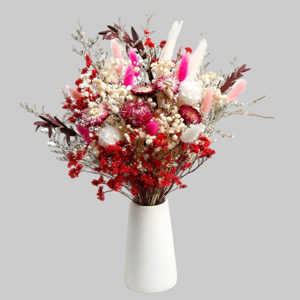 Dried flower bouquet for home decoration and wedding floral arrangement